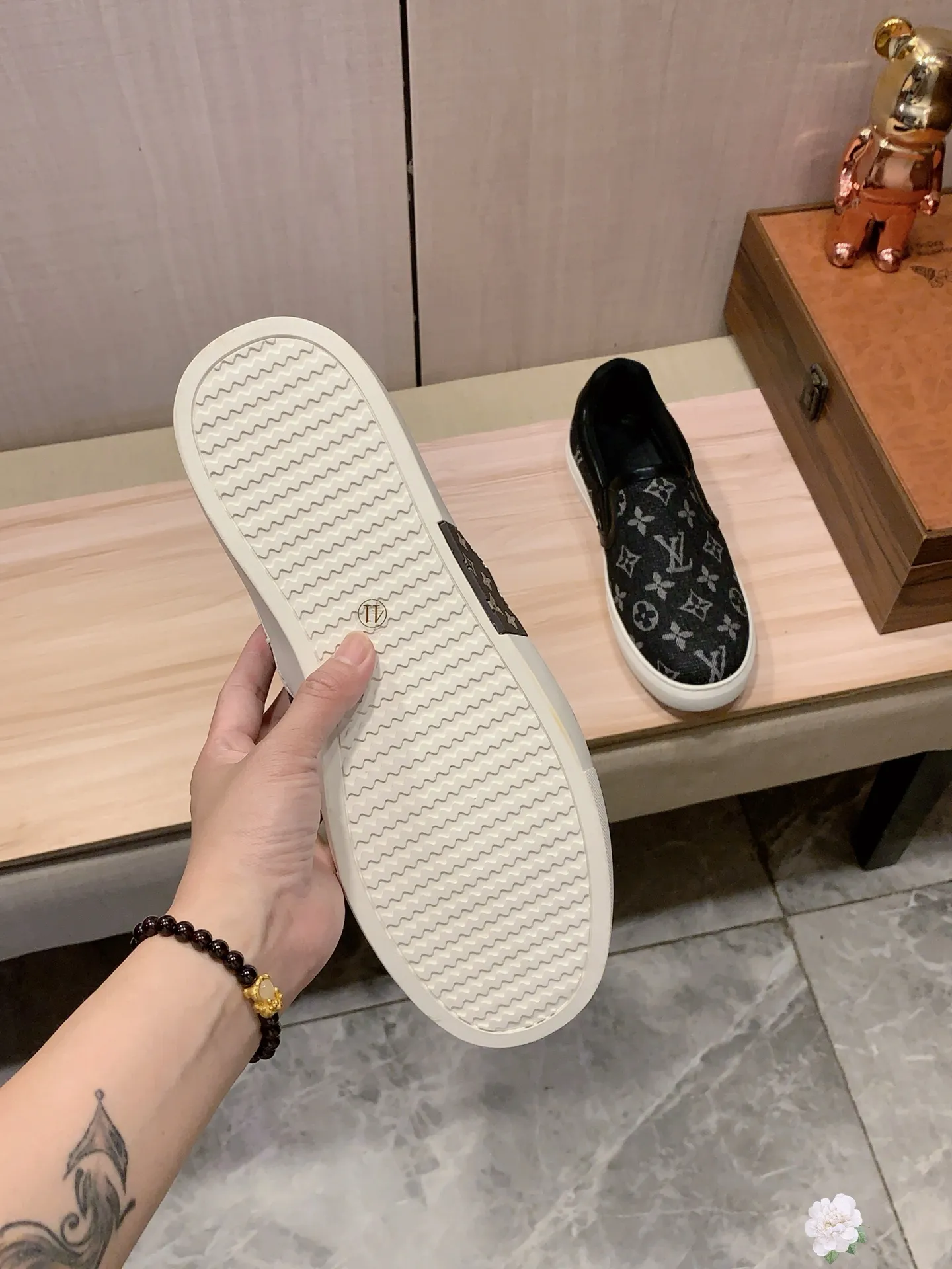 Men's men's shoes 💰400💰💰🎩🎩 [Lightning] [Lightning] "LV*" The latest • popular casual shoes, top brands [Seduce] luxury ~ purchasing agency, top ~ quality. [Strong] The upper is made of imported breathable cowhide with fabric material ➕ Breathable sheepskin feet (•) and fine workmanship. The original stylish and stylish soft rubber wear-resistant and non-slip outsole is light and comfortable on the feet. The real thing looks better when photographed in person. Code 111: Code: 38-44, 2️⃣colors selected
